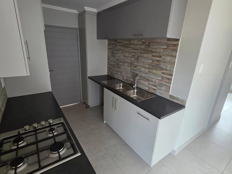 Townhouse For Sale In Port Alfred - Photo 10