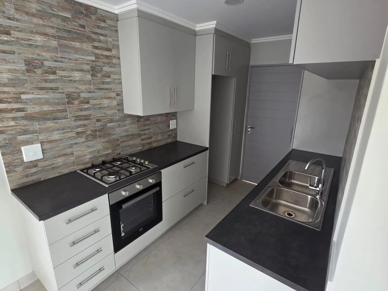 Townhouse For Sale In Port Alfred - Photo 9