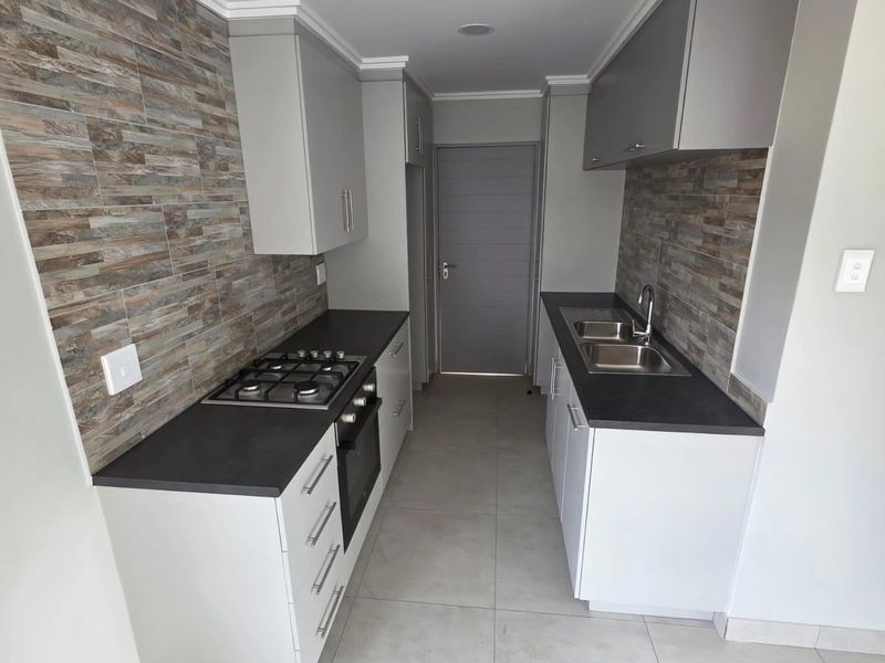 Townhouse For Sale In Port Alfred - Photo 6