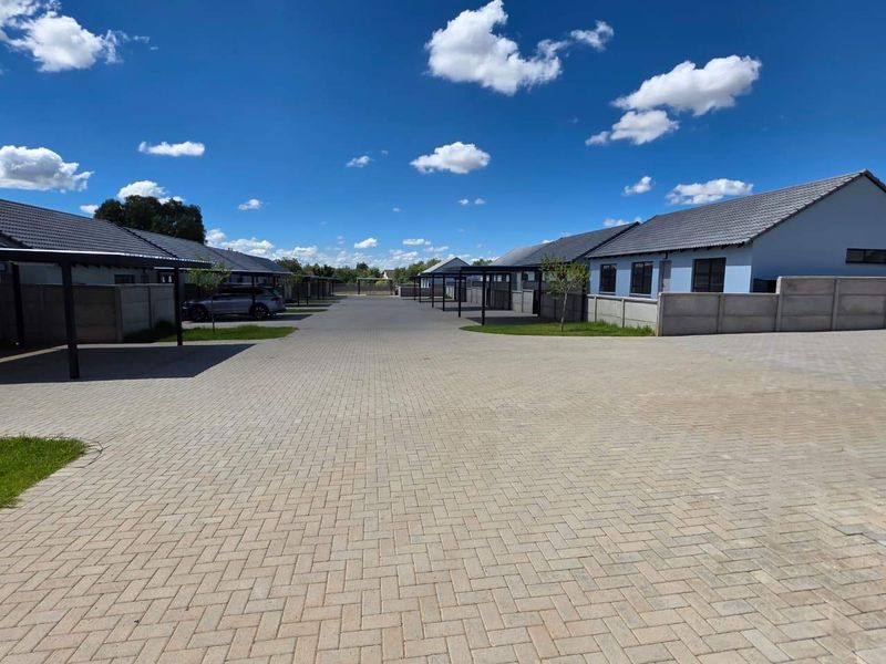 Townhouse For Sale In Port Alfred - Photo 2