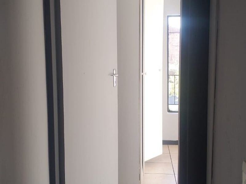 Apartment Rental Monthly In Boksburg - Photo 4