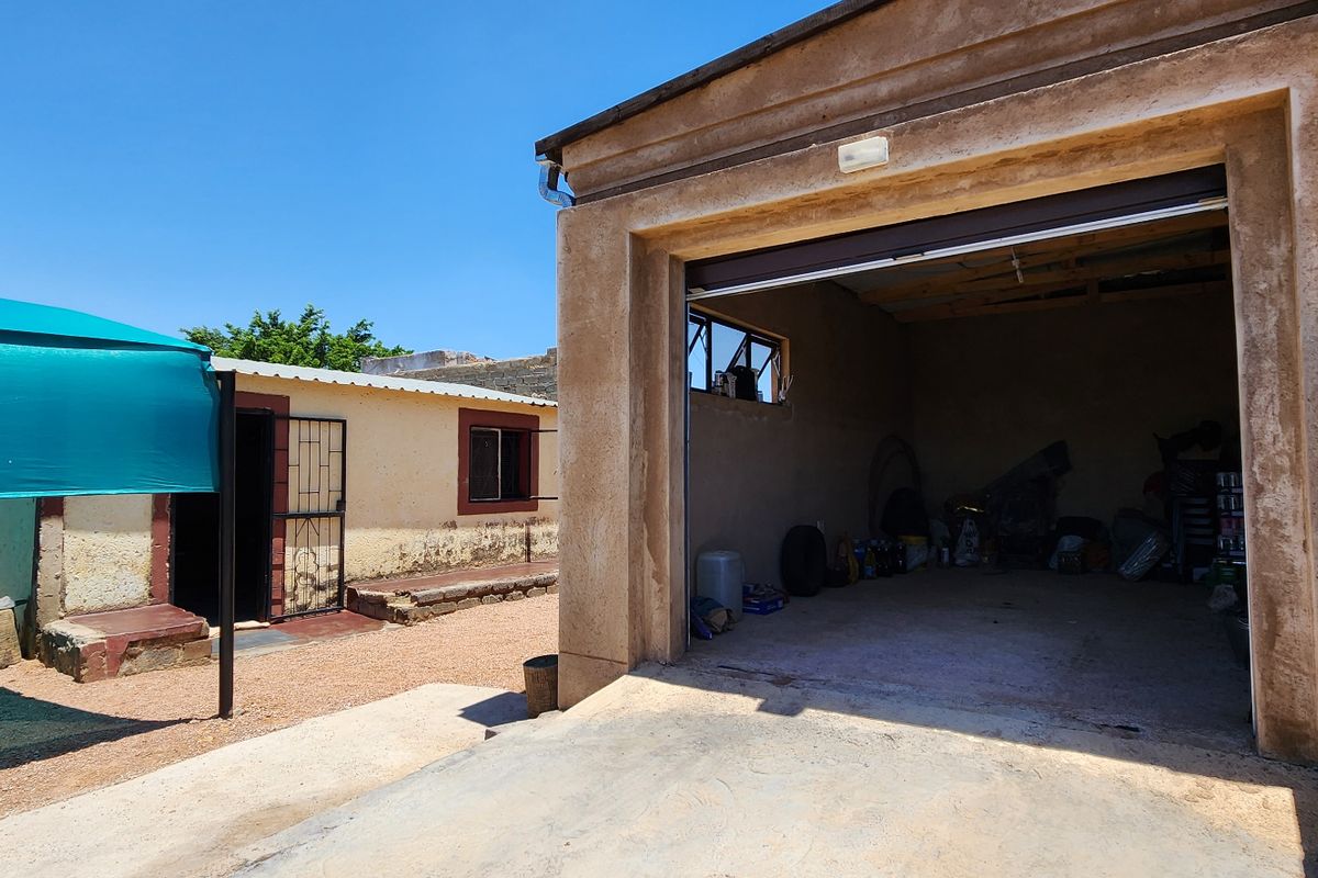 House For Sale In Mabopane - Photo 2