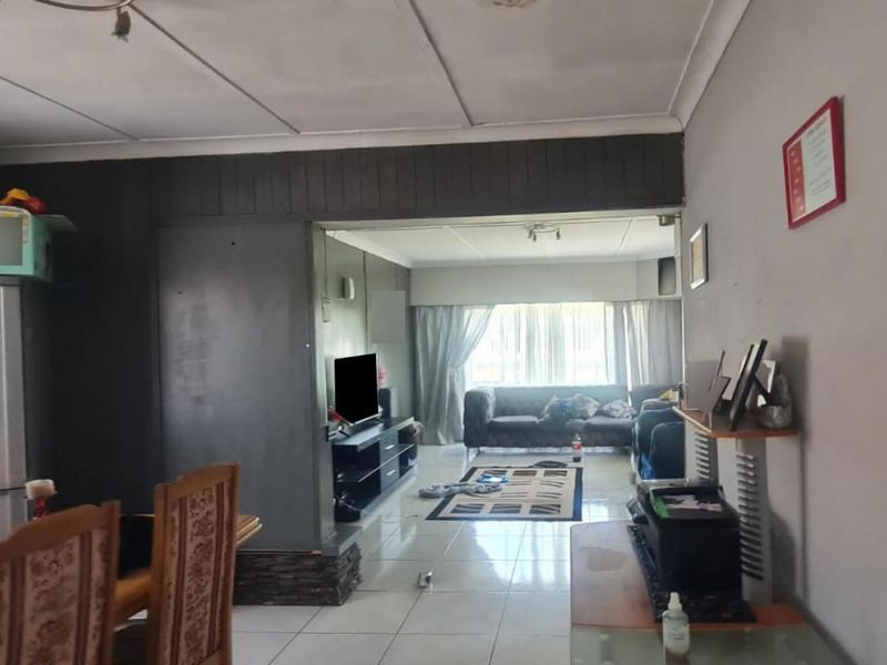 House For Sale In Germiston - Photo 6