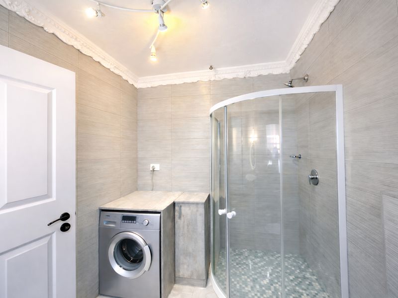 Apartment Rental Monthly In Sandton - Photo 9