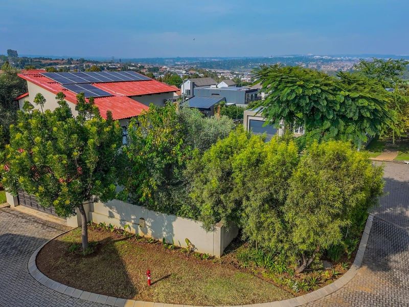 House Pending Sale In Sandton - Photo 2