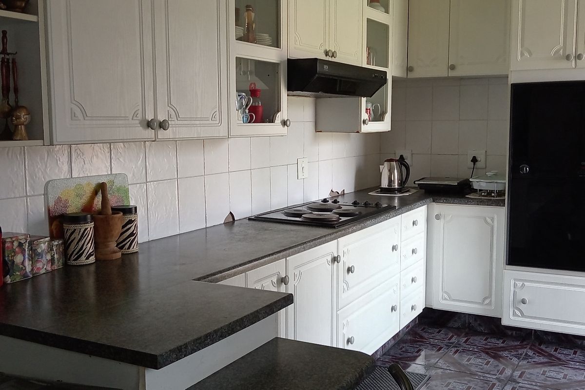 House For Sale In Witbank - Photo 4