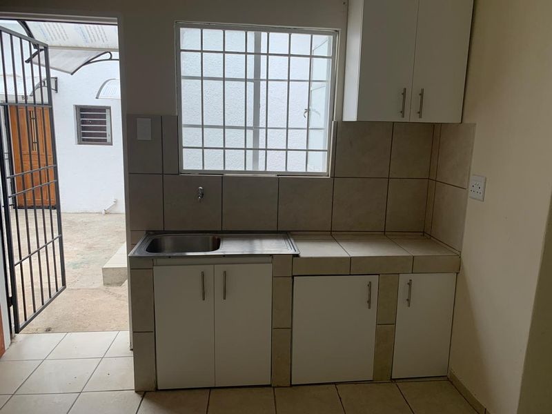 Apartment Rental Monthly In Johannesburg - Photo 3