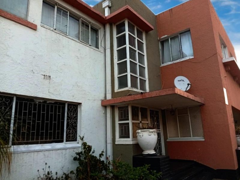House For Sale In Johannesburg - Photo 5
