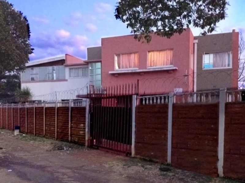 House For Sale In Johannesburg - Photo 3