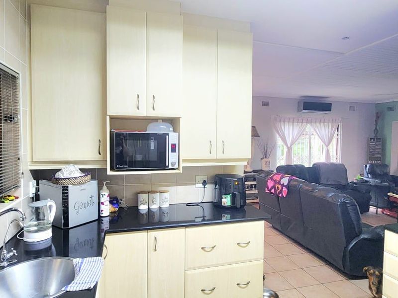 House For Sale In Port Edward - Photo 7