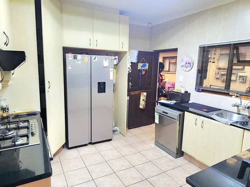 House For Sale In Port Edward - Photo 9