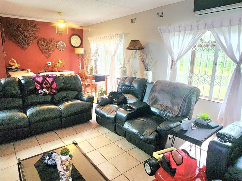 House For Sale In Port Edward - Photo 4