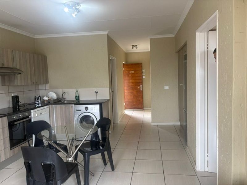 Apartment Rental Monthly In Sandton - Photo 7