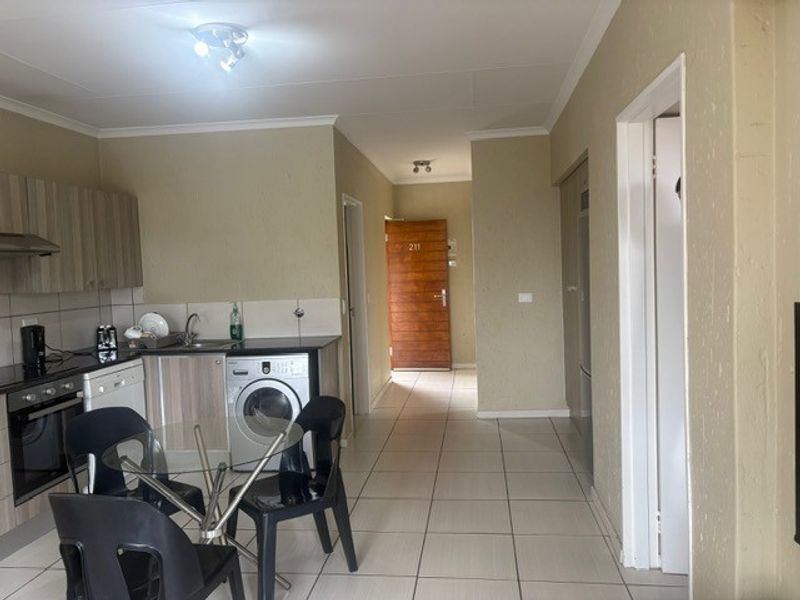 Apartment Rental Monthly In Sandton - Photo 8