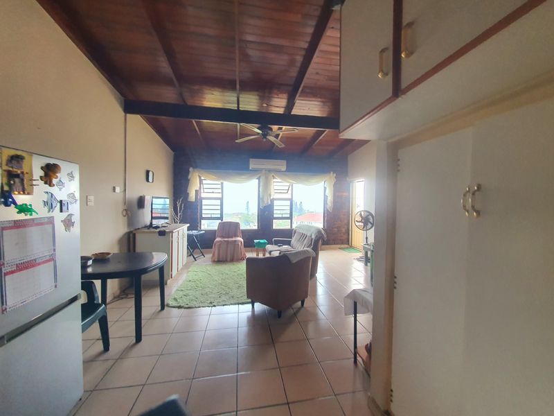 Apartment For Sale In Margate - Photo 4