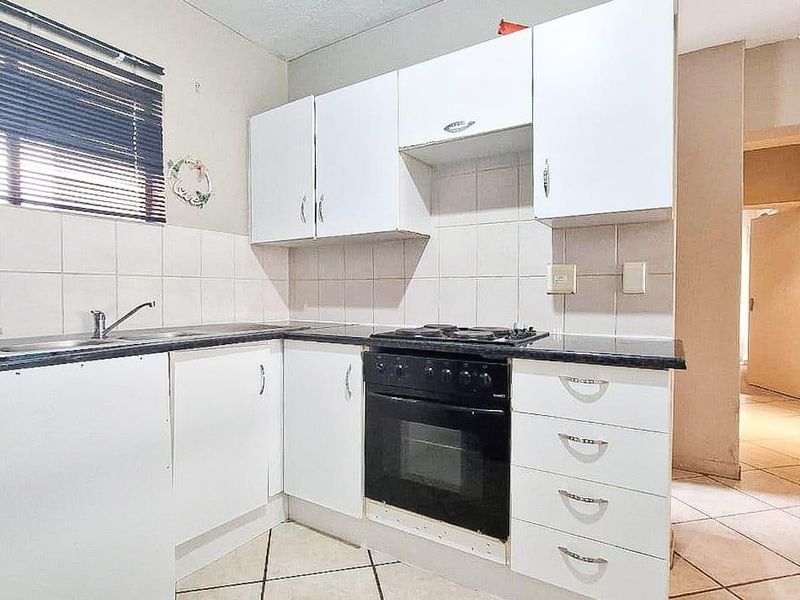 Apartment For Sale In Sandton - Photo 8