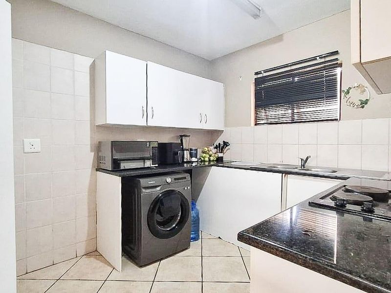 Apartment For Sale In Sandton - Photo 6