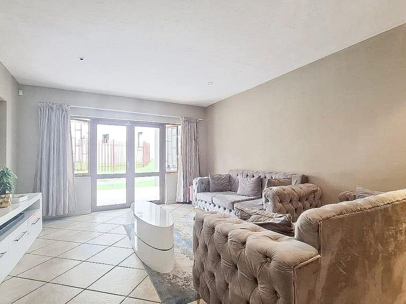 Apartment For Sale In Sandton - Photo 4