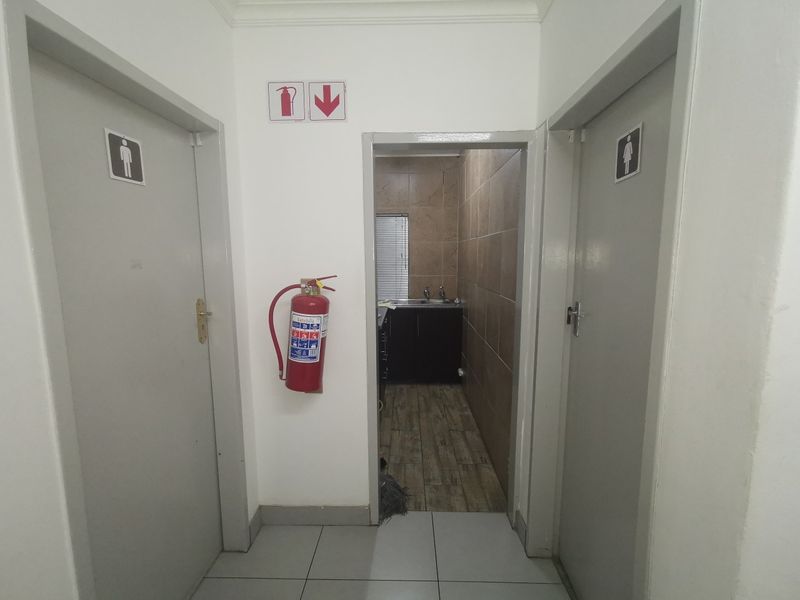 Commercial Rental Monthly In Bloemfontein - Photo 9