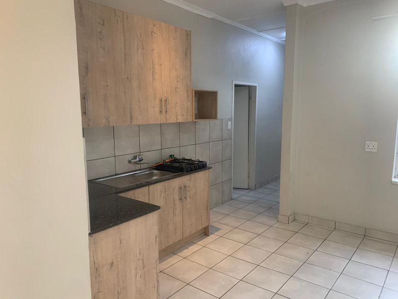 Apartment Rental Monthly In Johannesburg - Photo 3