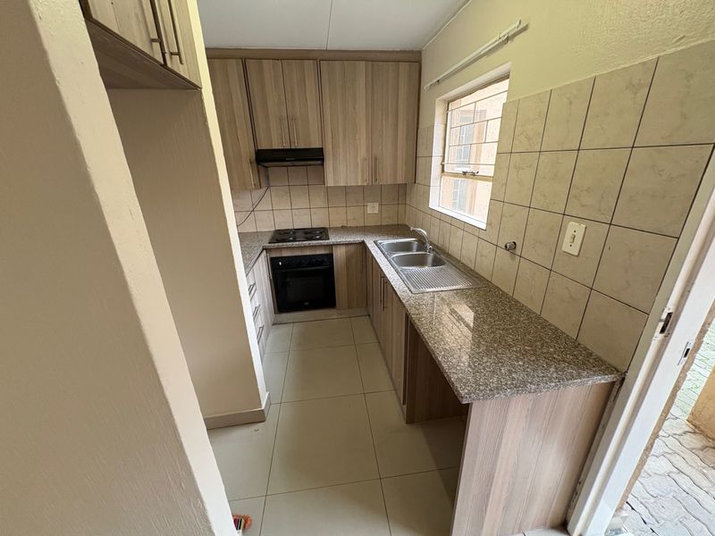 Apartment Rental Monthly In Midrand - Photo 5