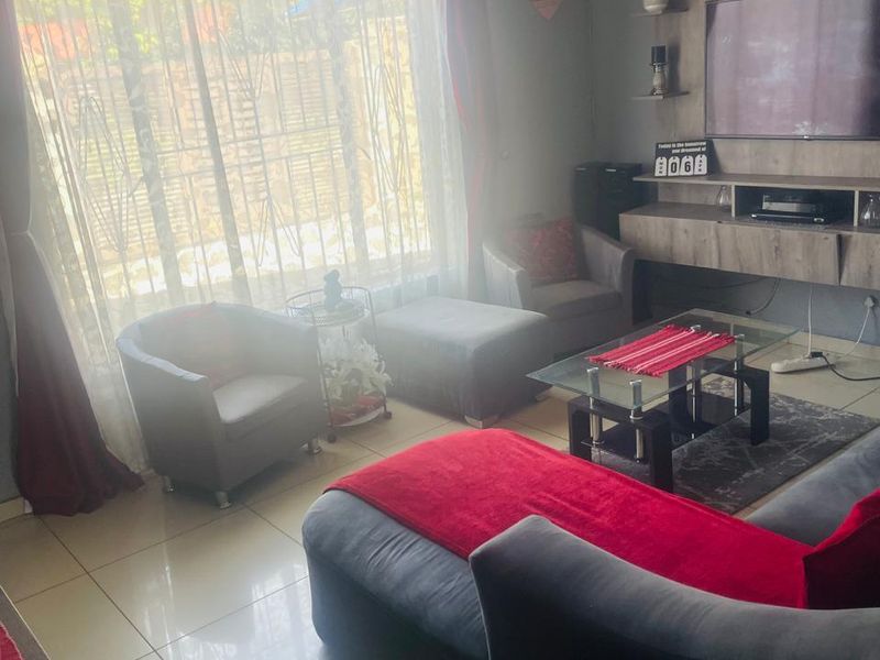 House Rental Monthly In Soweto - Photo 2