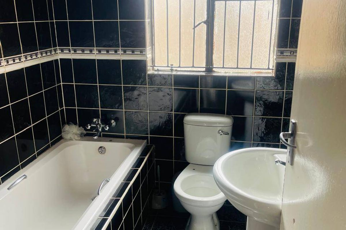 House Rental Monthly In Soweto - Photo 5