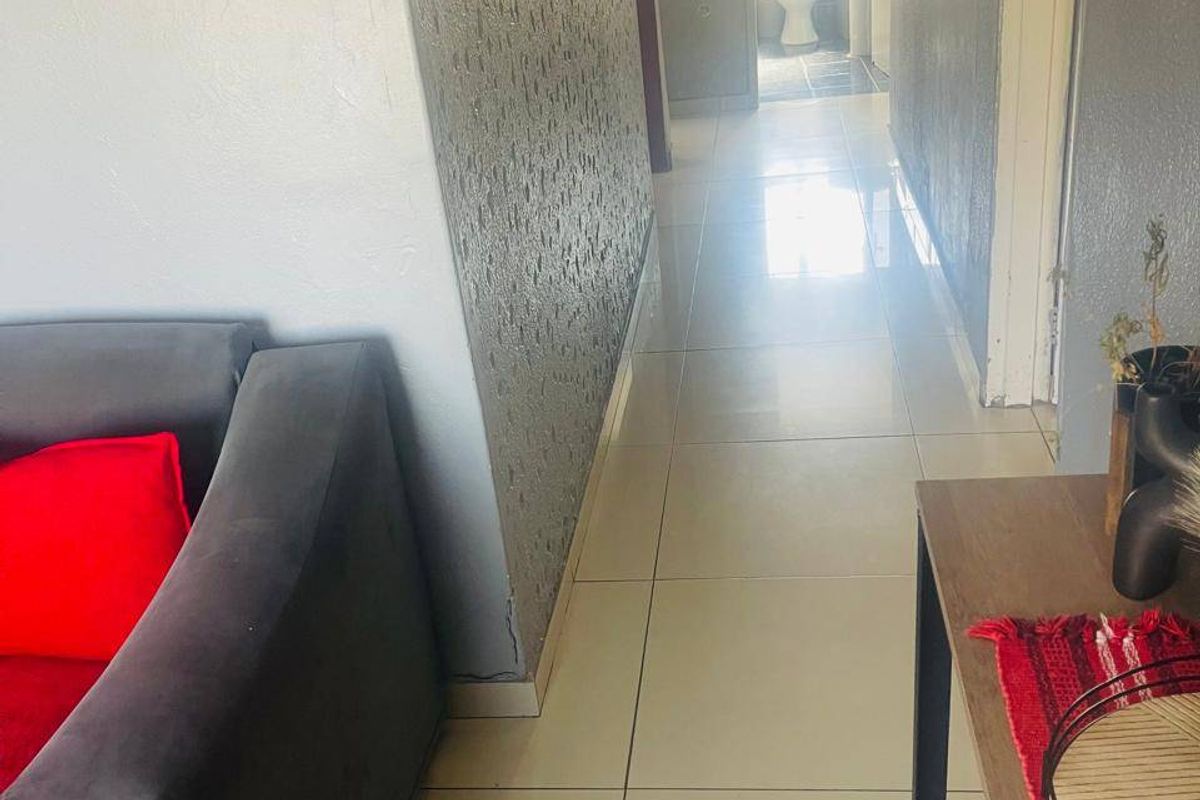House Rental Monthly In Soweto - Photo 3