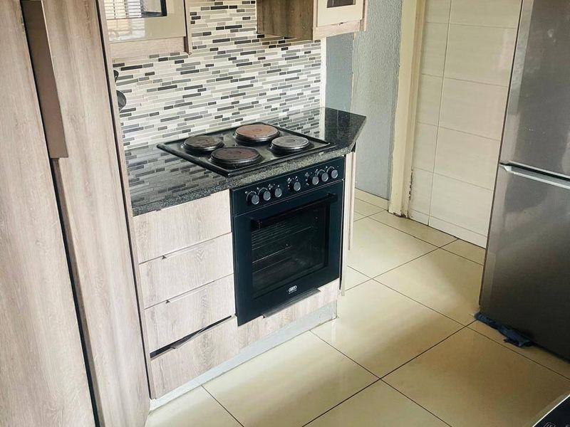 House Rental Monthly In Soweto - Photo 9