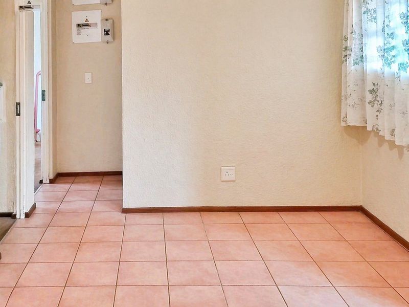 Apartment For Sale In Midrand - Photo 5