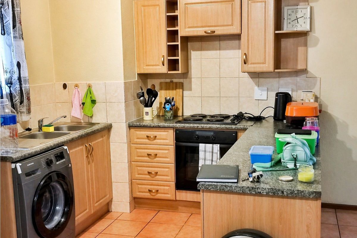 Apartment For Sale In Midrand - Photo 3