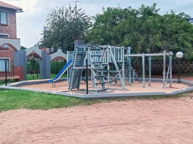 Apartment For Sale In Midrand - Photo 10