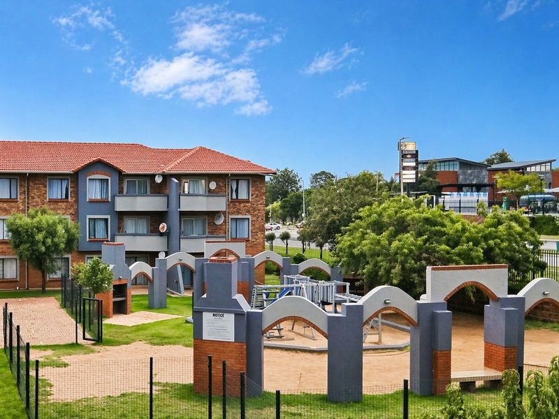 Apartment For Sale In Midrand - Photo 1
