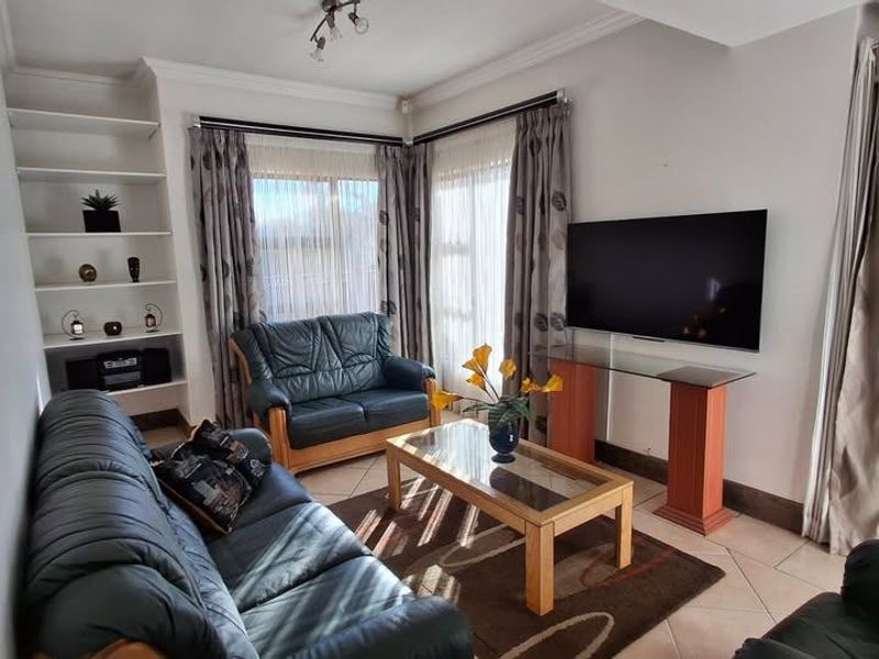 Townhouse Rental Monthly In Centurion - Photo 5