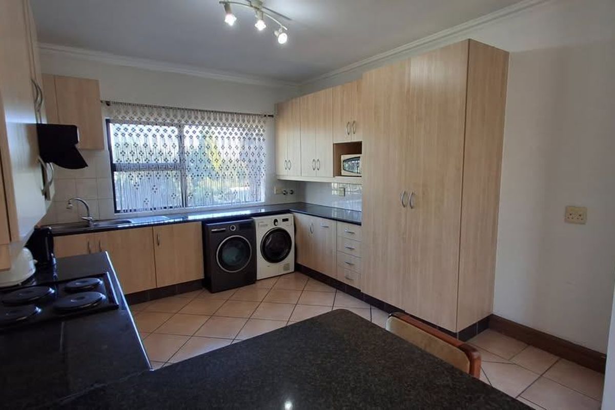 Townhouse Rental Monthly In Centurion - Photo 3