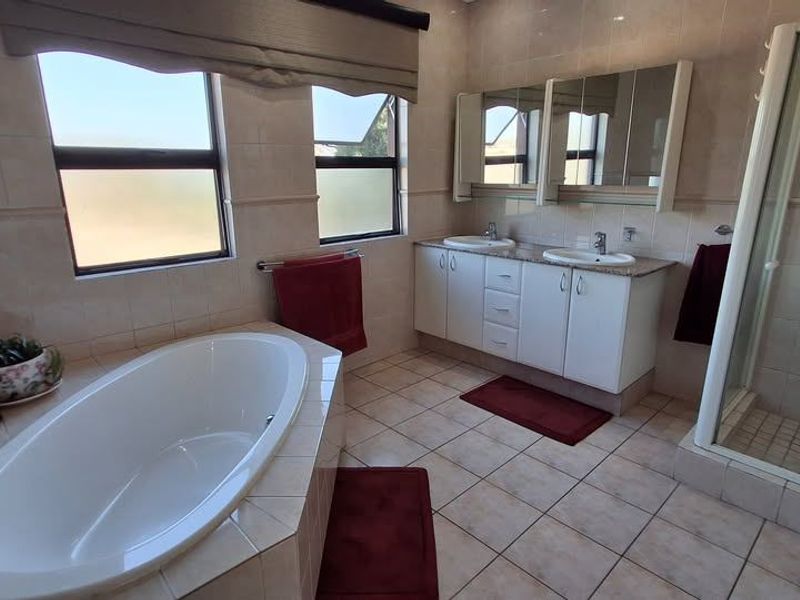 Townhouse Rental Monthly In Centurion - Photo 10