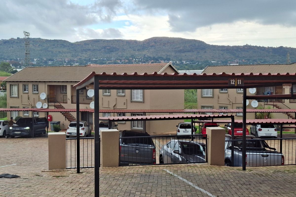 Apartment For Sale In Roodepoort - Photo 2