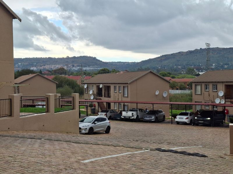Apartment For Sale In Roodepoort - Photo 1