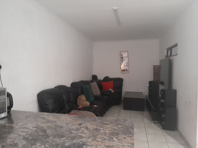 Apartment For Sale In Midrand - Photo 6