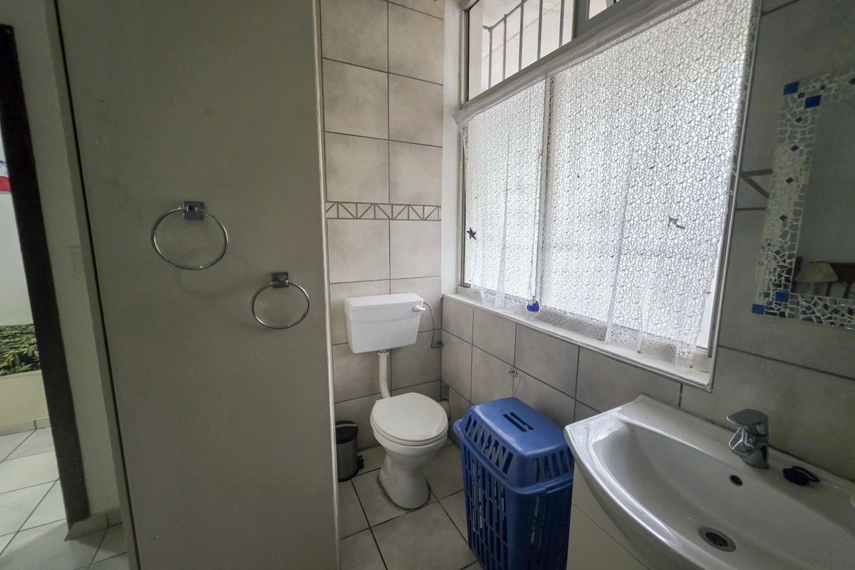 Apartment For Sale In Margate - Photo 5