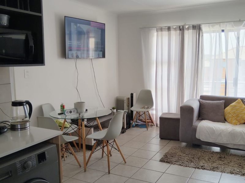 Apartment Rental Monthly In Kempton Park - Photo 2