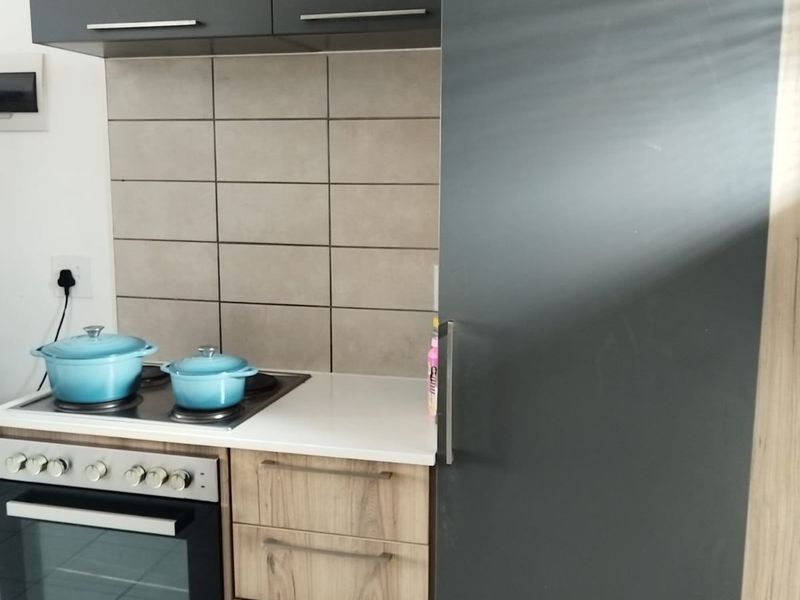 Apartment Rental Monthly In Kempton Park - Photo 3