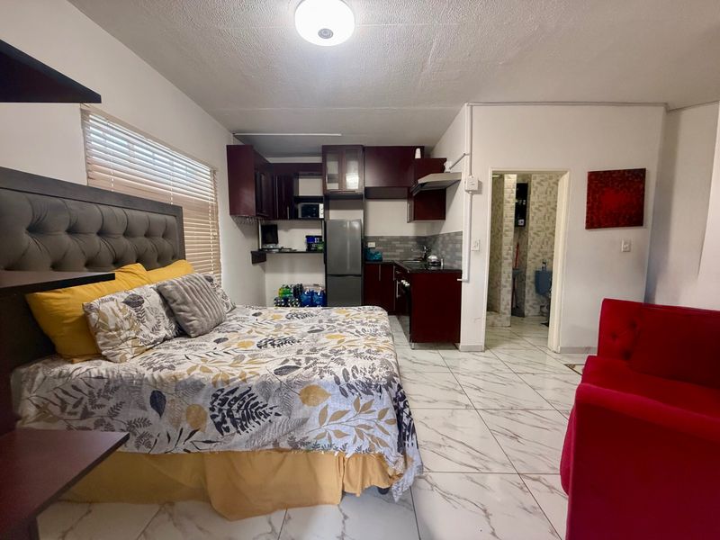 Apartment Pending Sale In Bloemfontein - Photo 2