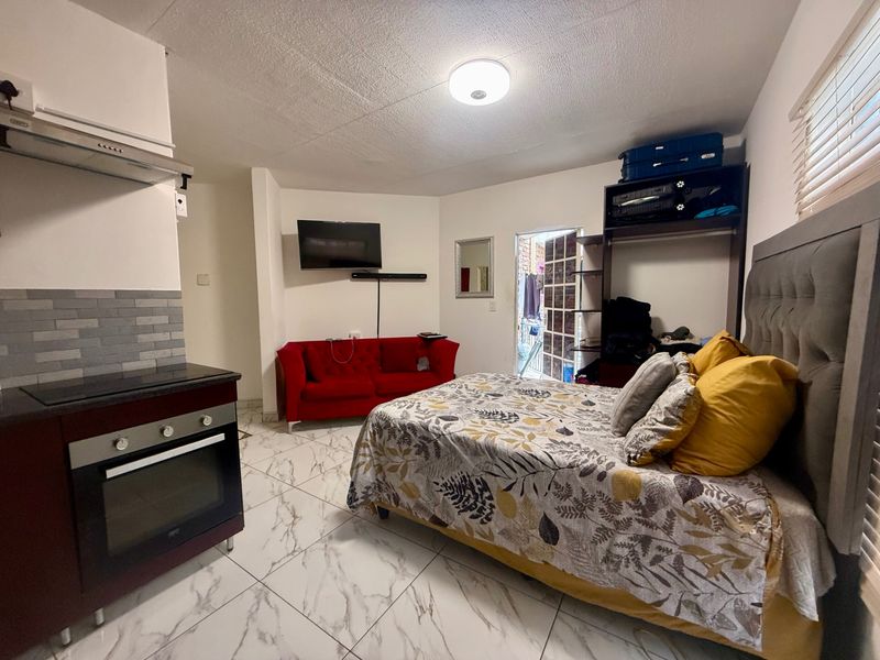 Apartment Pending Sale In Bloemfontein - Photo 3