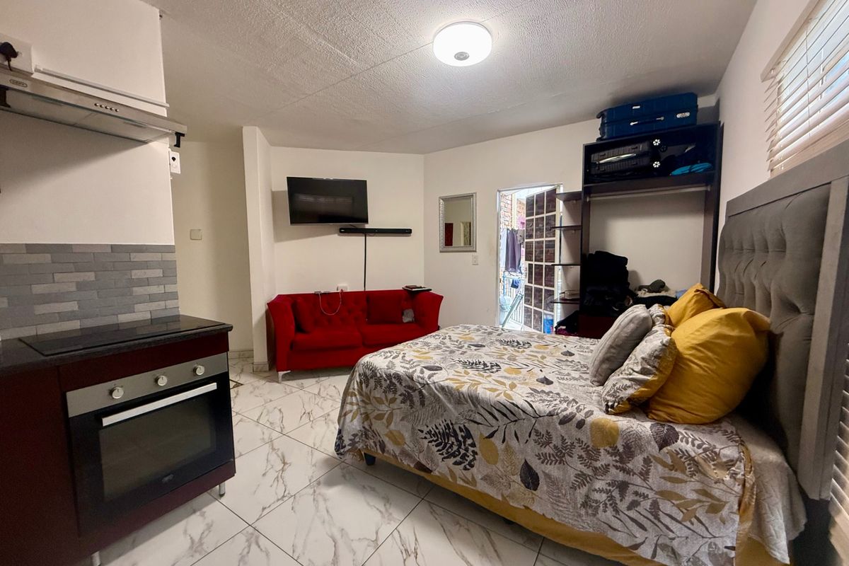 Apartment Pending Sale In Bloemfontein - Photo 3