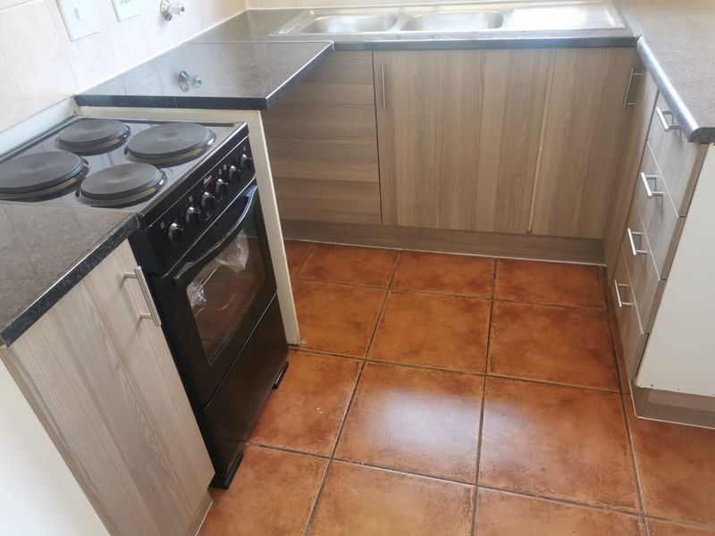 Townhouse Rental Monthly In Pretoria - Photo 8