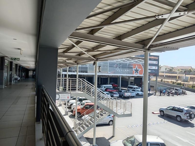 Commercial Rental Monthly In Midrand - Photo 2