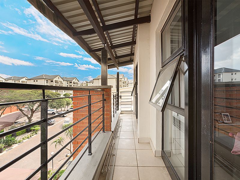 Apartment For Sale In Edenvale - Photo 4