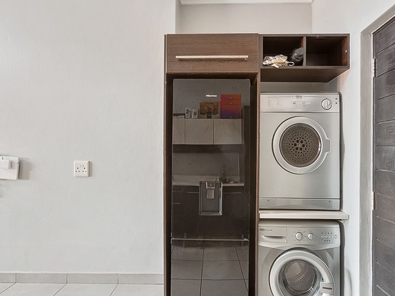 Apartment For Sale In Edenvale - Photo 7