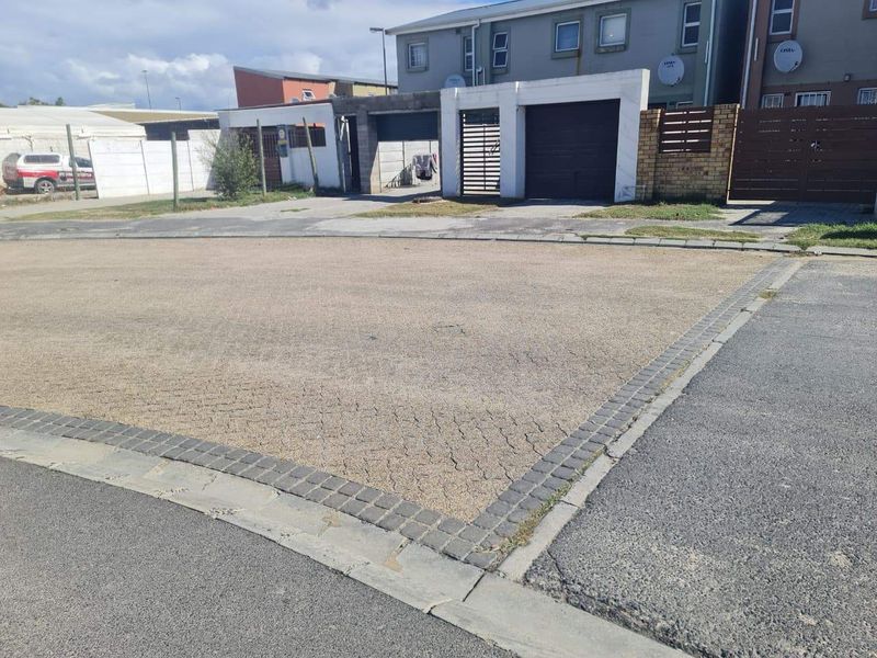 Townhouse Rental Monthly In Blue Downs - Photo 2